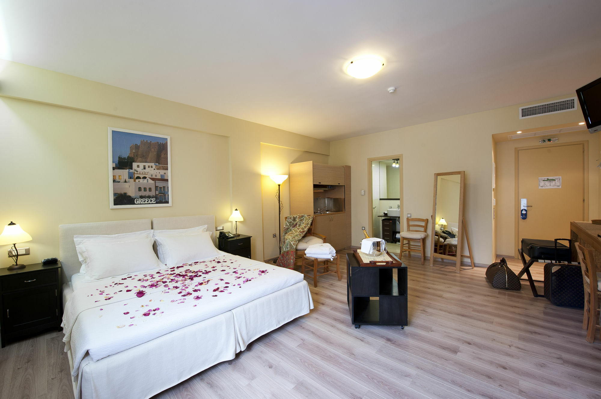 بيرايوس Efplias Hotel Apartments المظهر الخارجي الصورة